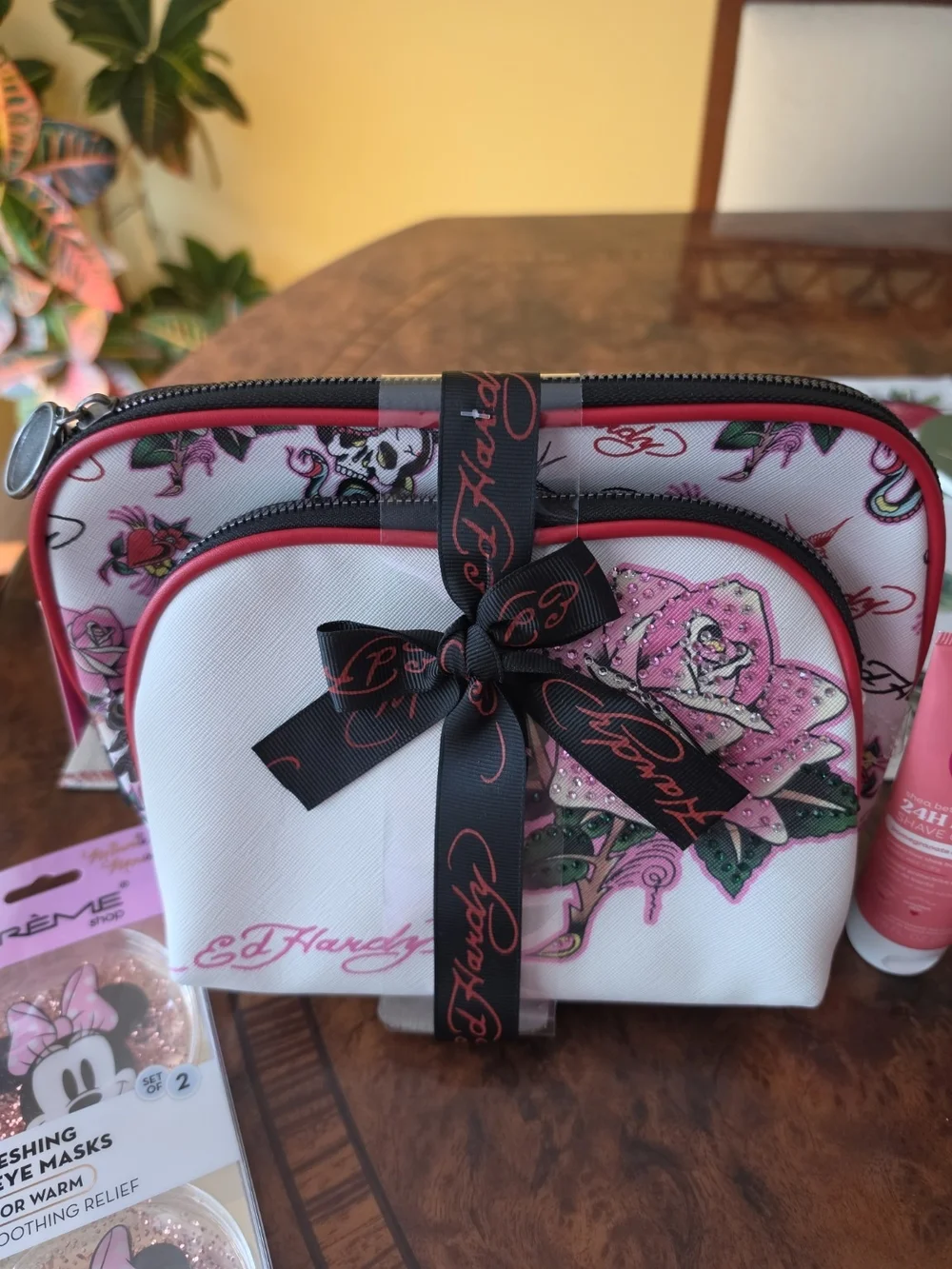 💕 NWT Ed Hardy Cosmetics Bag + Beauty Bundle